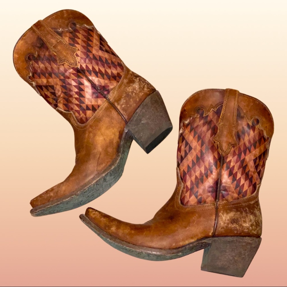 Ariat ladies western boots size 8.5